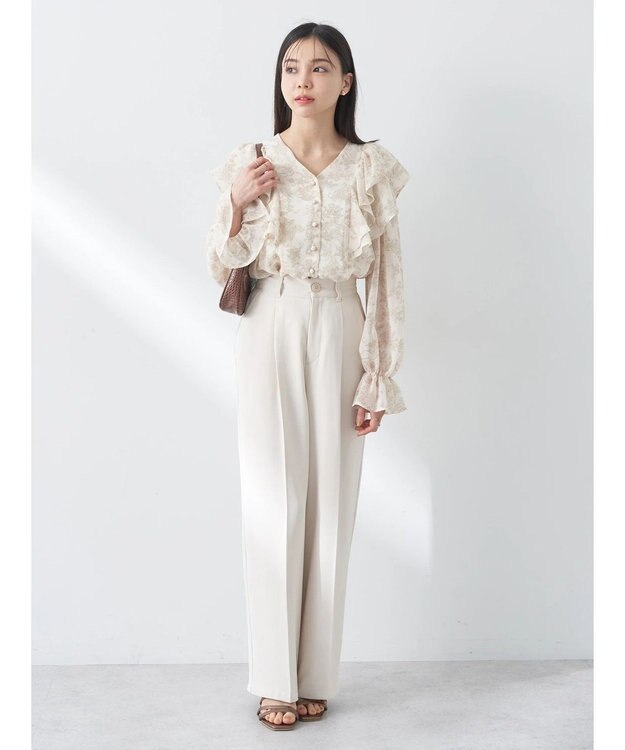 earth music&ecology 花柄ラッフルブラウス Ivory