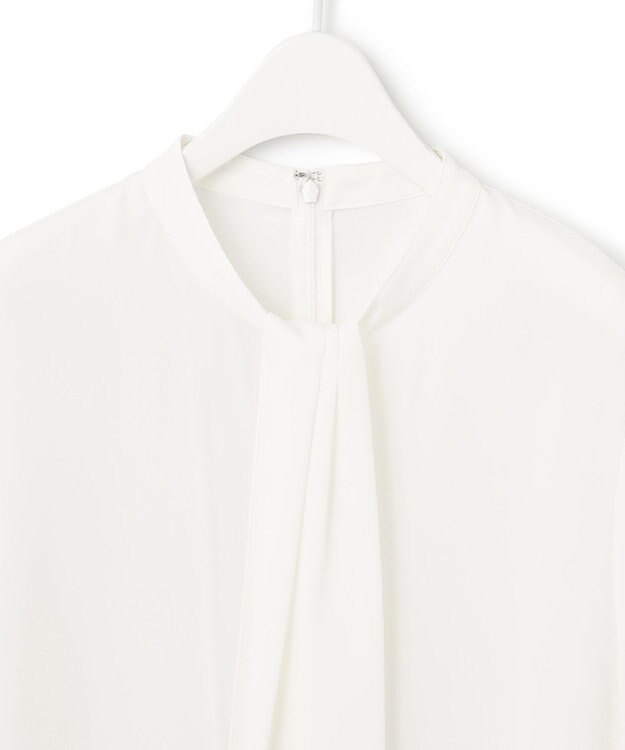 ICB 【洗える】BackSatinAmunzen 5分袖スカーフタイブラウス オフホワイト系