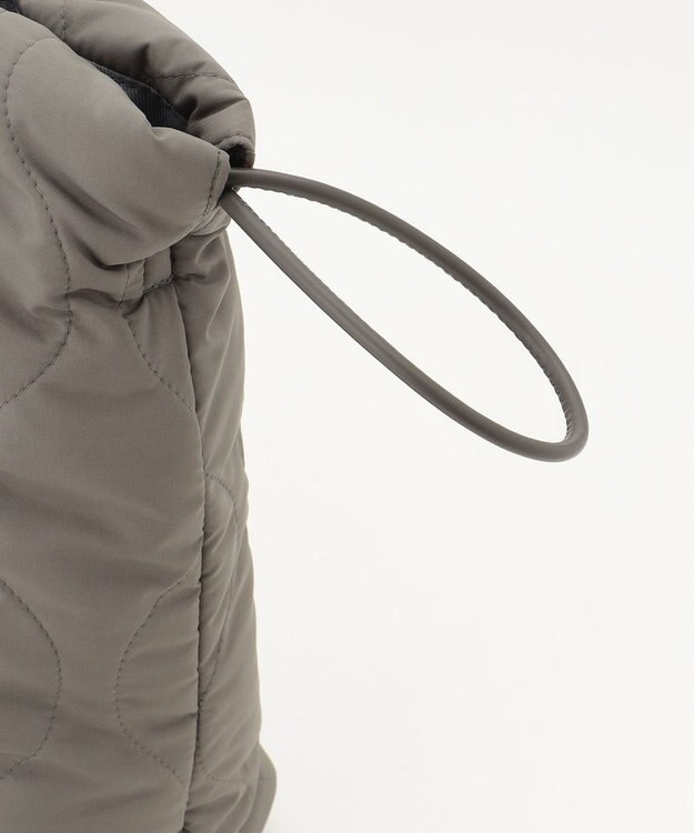 自由区 パディングキルトドロスト バッグ カーキ