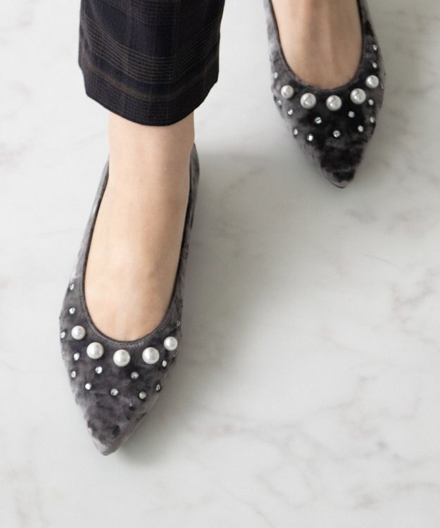 Bridget Birkin 【Bridget Birkin】パールストーンベロアパンプス グレー雑材