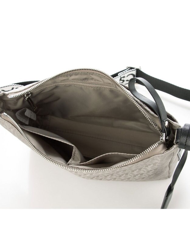 Y'SACCS モノグラム×リサイクルレザー スクエアショルダー グレージュ