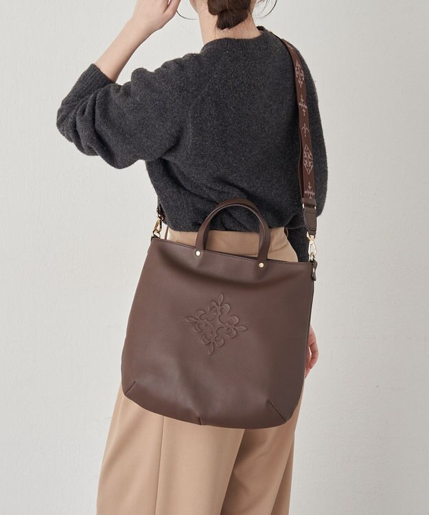 russet エンボスモノグラム ソフトレザー 2WAYトートバッグ(CE-1611) D.Brown
