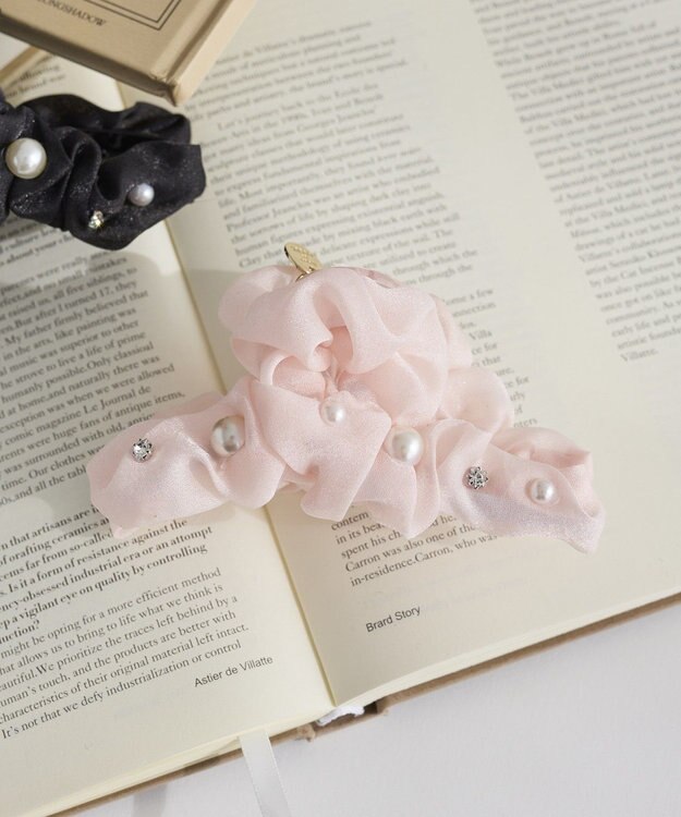Maison de FLEUR オーガンジーパールエアリーバンスクリップ Pink
