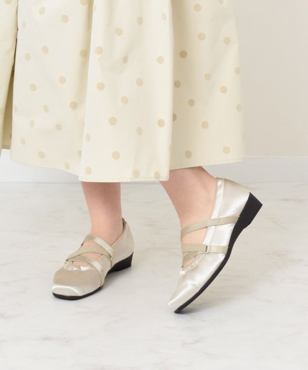 Bridget Birkin ＜3E＞【Bridget Birkin Walk】サテンギャザーウォーキングパンプス ゴールド