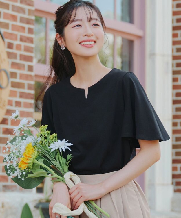 Tiaclasse 【おのののかさん着用】「サマケア」キーネックフレアスリーブトップス ブラック