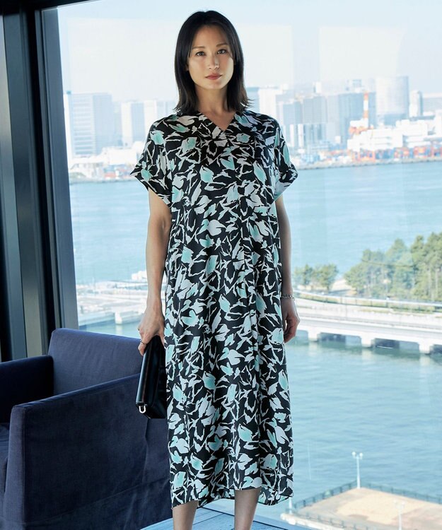 ICB 【洗える】 ウォーターフラワープリント ワンピース チャコール系柄