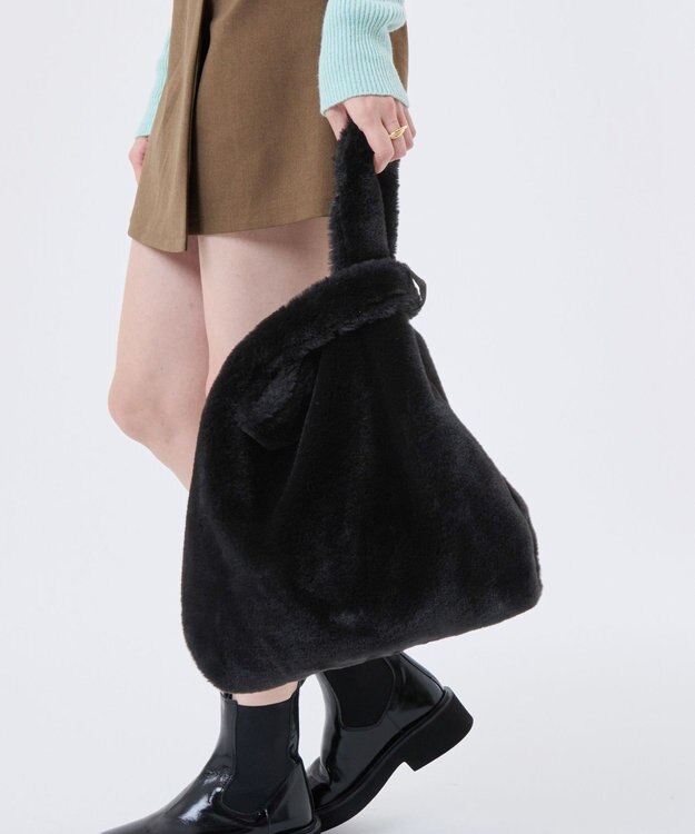 LeSportsac FUR SHOULDER TOTE/ブラックフラッフィーファー ブラックフラッフィーファー