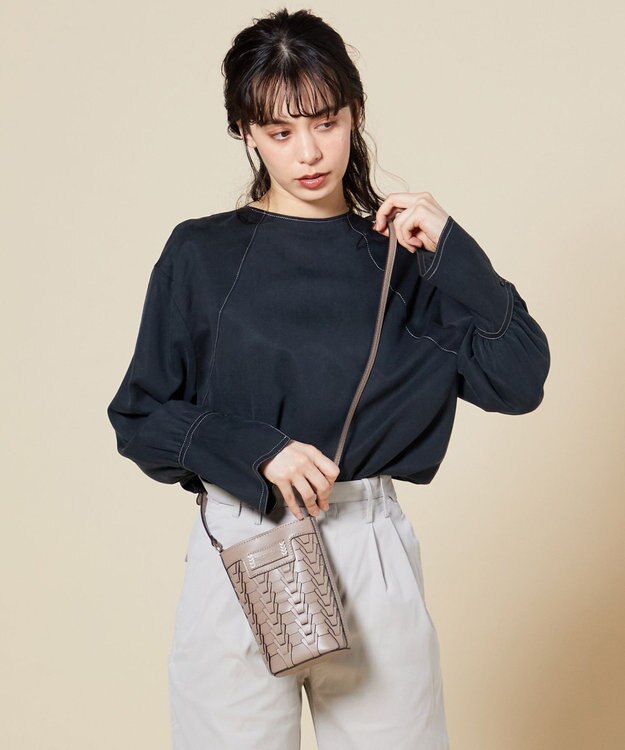 LA BAGAGERIE 【veganview】v piece mesh mini shoulder bag グレージュ