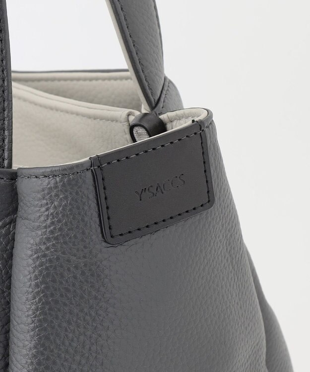 Y'SACCS シュリンクレザートート Mサイズ グレー