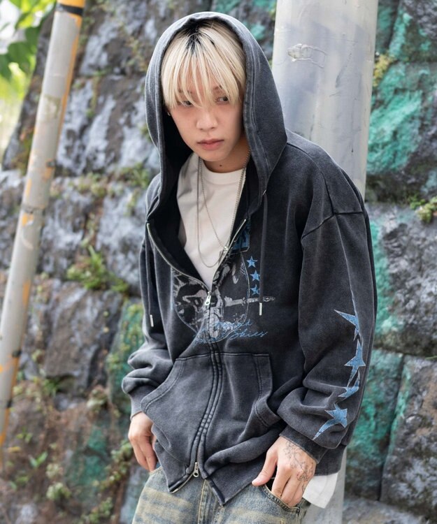 WEGO 【ユニセックス着用ITEM/MLサイズ展開】パウダーブリーチグラフィックZIPパーカー 柄3