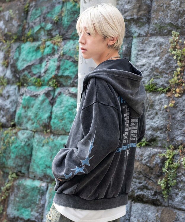 WEGO 【ユニセックス着用ITEM/MLサイズ展開】パウダーブリーチグラフィックZIPパーカー 柄3