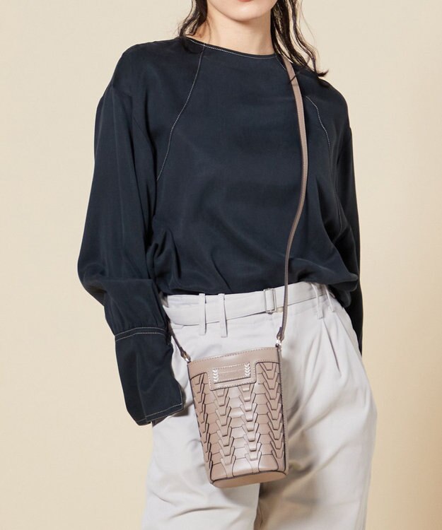 LA BAGAGERIE 【veganview】v piece mesh mini shoulder bag グレージュ