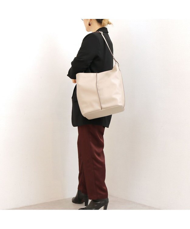 UNBILLION アトランタ ATLANTA / やぎ革軽量ショルダーL ベージュ