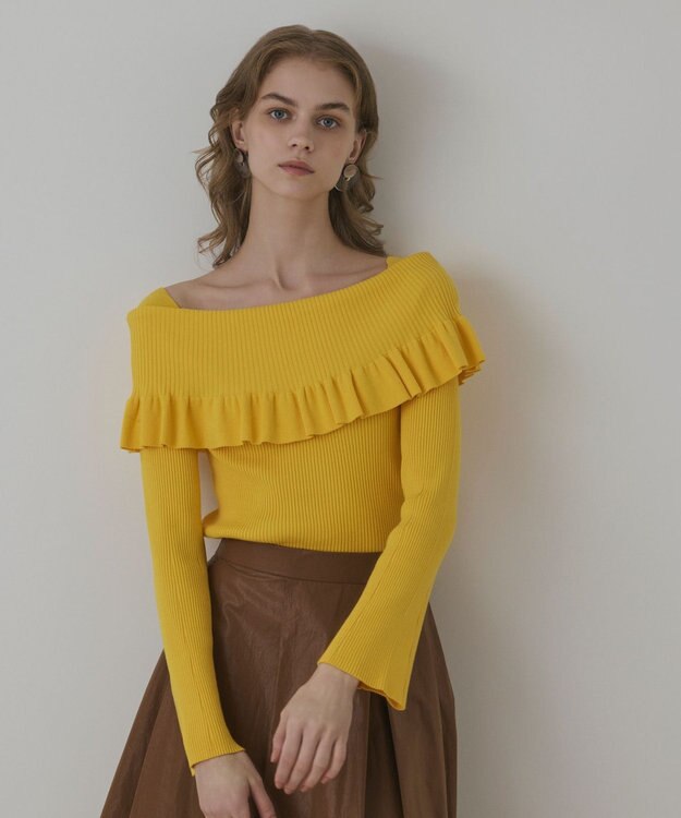 GRACE CONTINENTAL オフショルフリルニットトップ イエロー