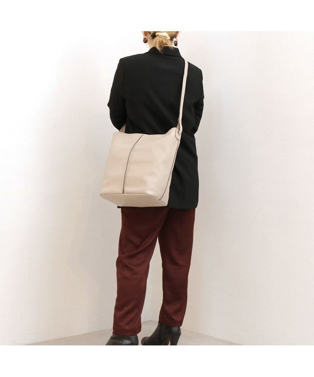 UNBILLION アトランタ ATLANTA / やぎ革軽量ショルダーL ベージュ