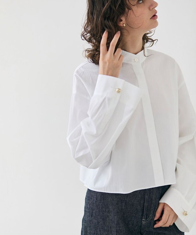 BEIGE， 【洗える】MAGNOLIA / ゴールド釦コットンショート丈ブラウス White