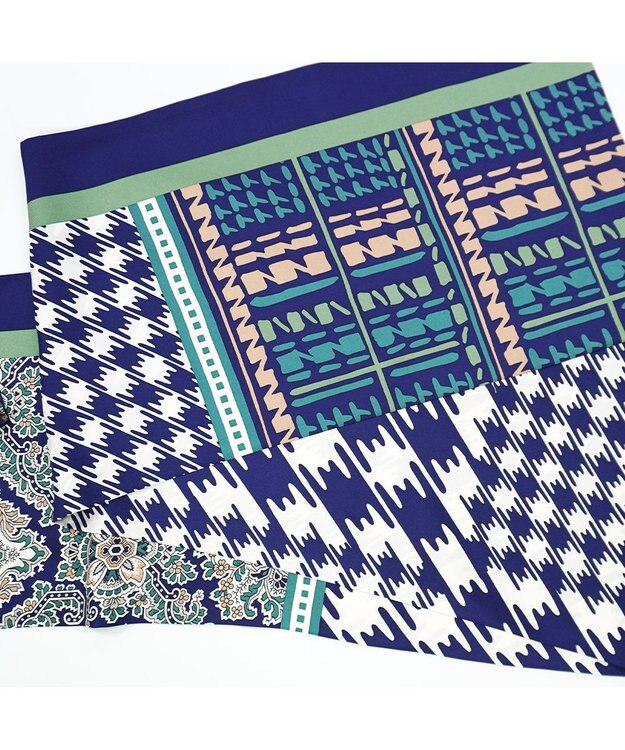 Marca ＜秋の新作！＞【Marcaオリジナル】コラージュプリント ナロースカーフ シルクツイル ネイビー×グリーン