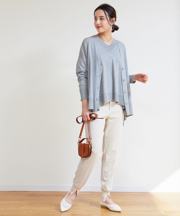 UNFILO 【抗菌防臭】スタイルアップニット NEW Ｖネック グレー