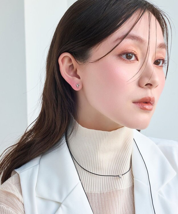 Phoebe 【金属アレルギー対応】ハートリーフセラミックピアス　シルバー/ニッケルフリー（片耳） シルバー