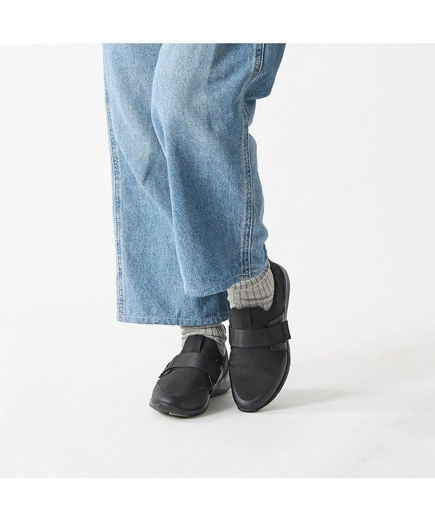 ing <ing>【レイン対応】ストレッチハンズフリースニーカー ブラック