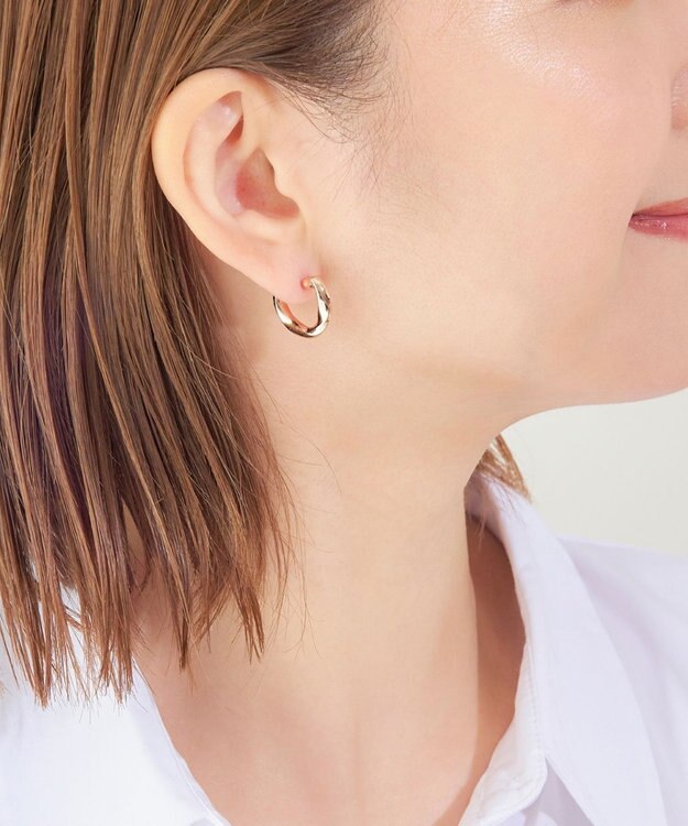 ピアスのみ 金属アレルギー対応】ウェーブフープセラミックピアス シャンパン