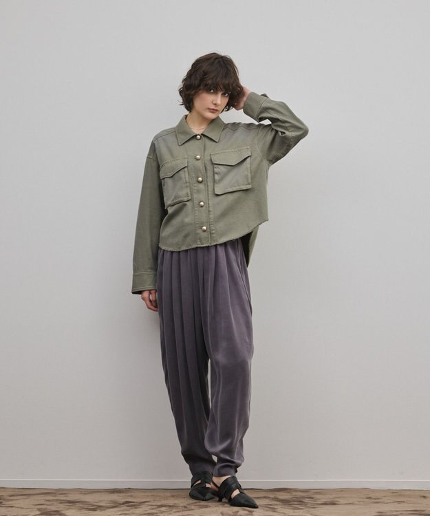 GRACE CONTINENTAL パール釦ピグメントシャツ カーキ