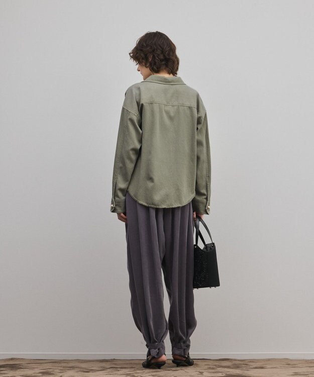 GRACE CONTINENTAL パール釦ピグメントシャツ カーキ