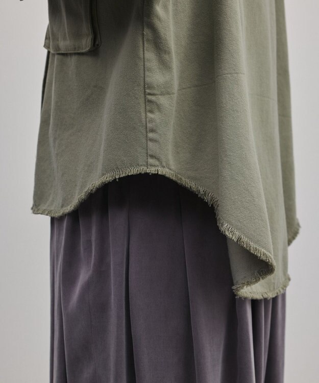 GRACE CONTINENTAL パール釦ピグメントシャツ カーキ