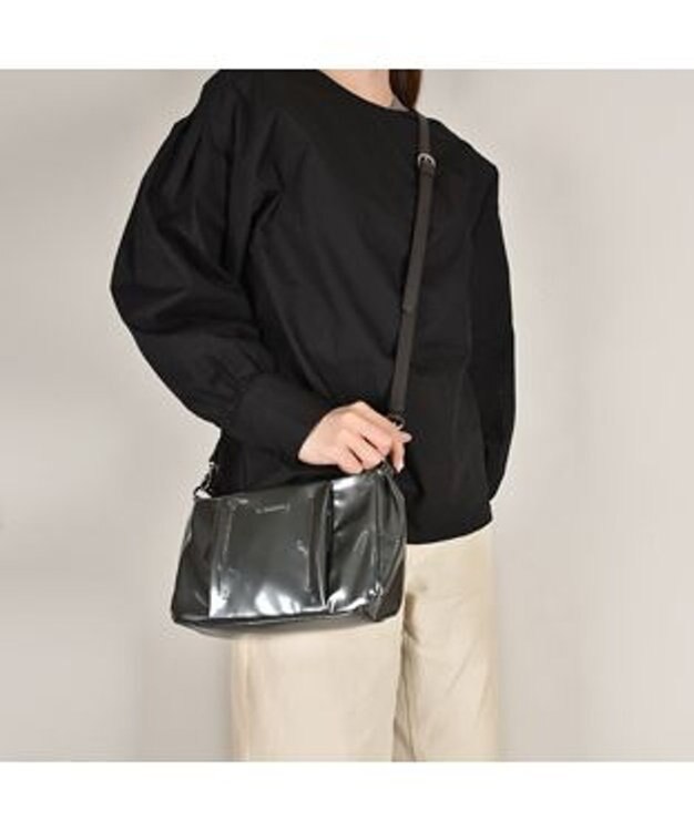 LA BAGAGERIE プリュイ タックショルダー ガンメタリック