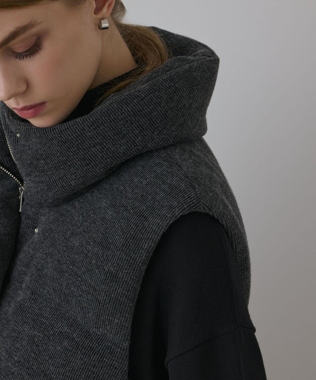 GRACE CONTINENTAL スタンドニットダウンベスト グレー