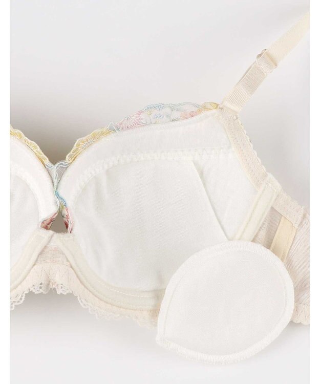 une nana cool バックスタイルまでかわいい Steppe Flower ワイヤーブラ ライトベージュ