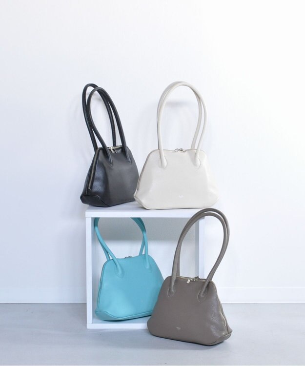 blancle シュリンクレザー 舟形ボストン ロビンエッグブルー