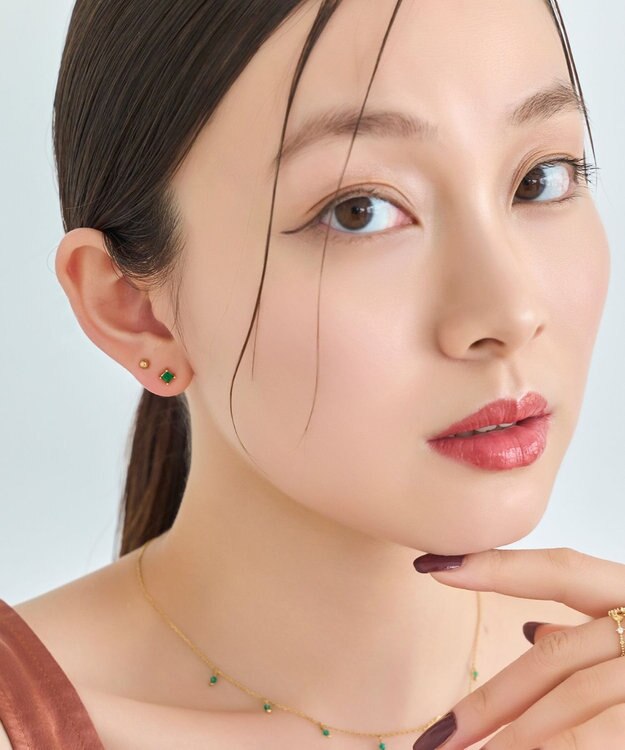 Phoebe シャインフレームスクエアピアス　グリーン グリーン