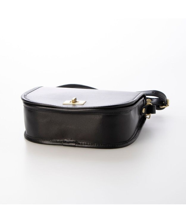 ing <ing>レザーショルダーバッグ ブラック