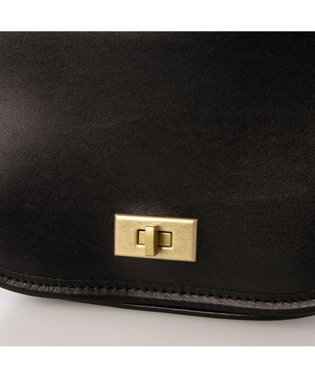 ing <ing>レザーショルダーバッグ ブラック