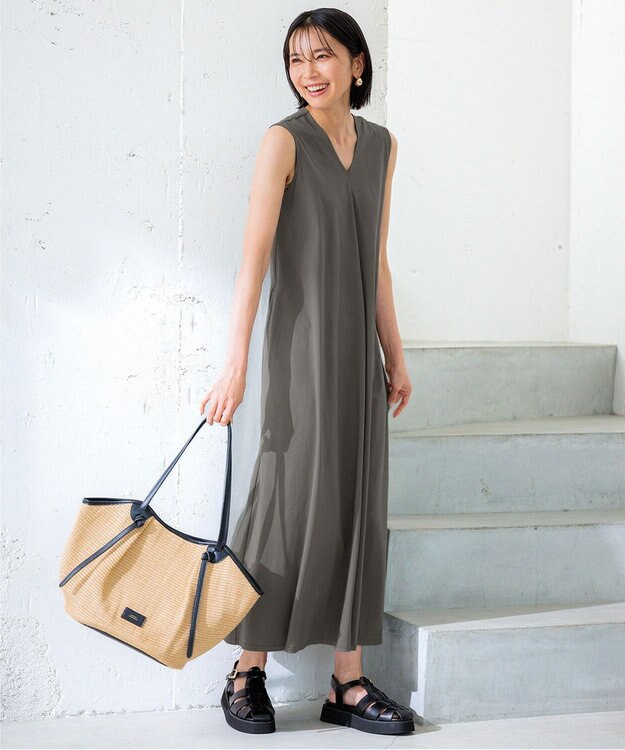 23区 【洗える】ALBINIコーコラン ノースリーブ ワンピース カーキ系