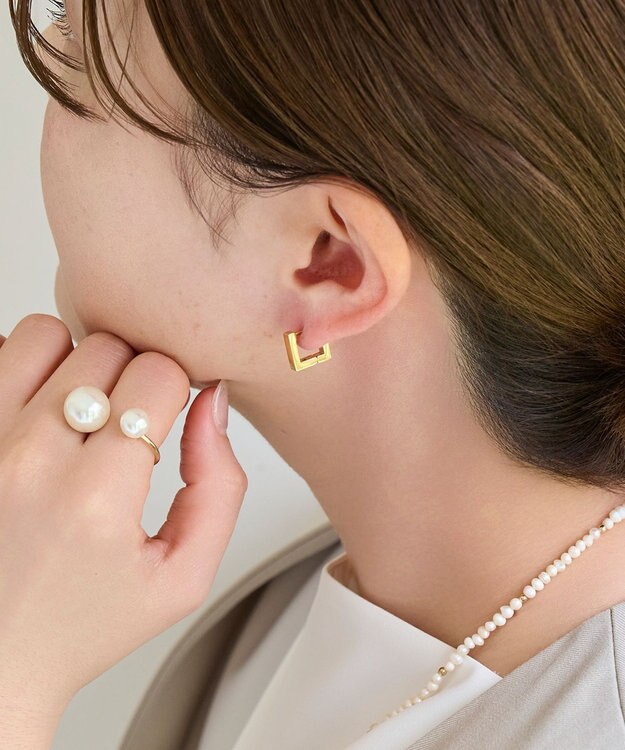 Phoebe 【金属アレルギー対応】ストレートスクエアフープピアス　ゴールド/サージカルステンレス ゴールド