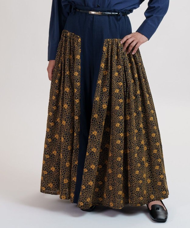 muuc 【手刺繍のような刺繍が美しい】ハイドランジア 切り替えパンツ ネイビー