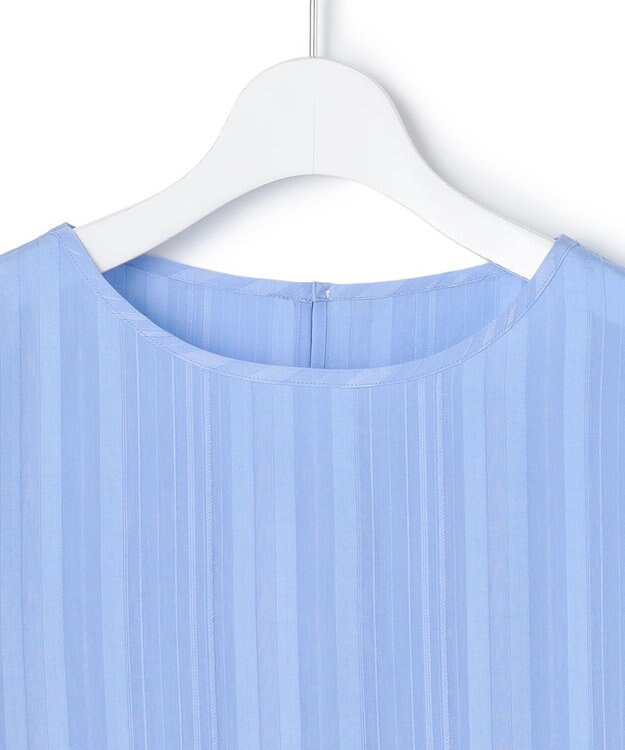 23区 【先行予約】ドビーストライプ クルーネック フレアブラウス スカイブルー系