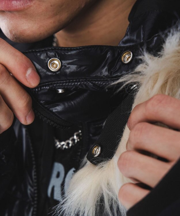 WEGO 【ユニセックス着用ITEM】2WAYシャイニーパファーフーディー ブラック