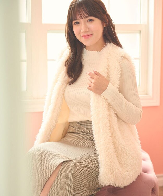 Feroux プードルファーベスト アイボリー系