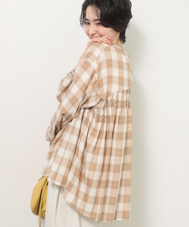 Green Parks 【しゃれシャツ】イージーケアＶネックチェックブラウス Beige