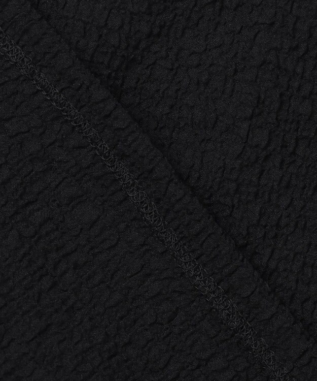 ICB 【洗える】 シャイニーサッカー クロップドトップス ブラック系