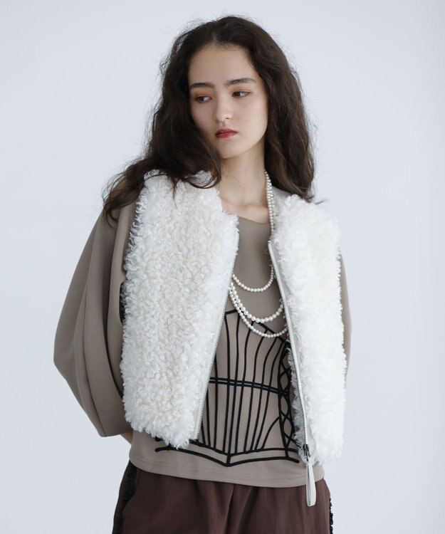 Green Parks ■ESCAR フラッフィーベスト Ivory