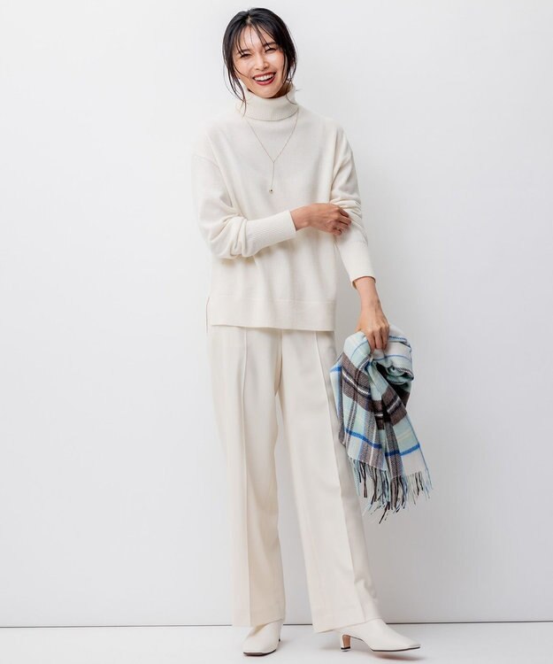 23区 【滝沢眞規子さん着用】クリアウールサキソニー ワイドパンツ アイボリー系