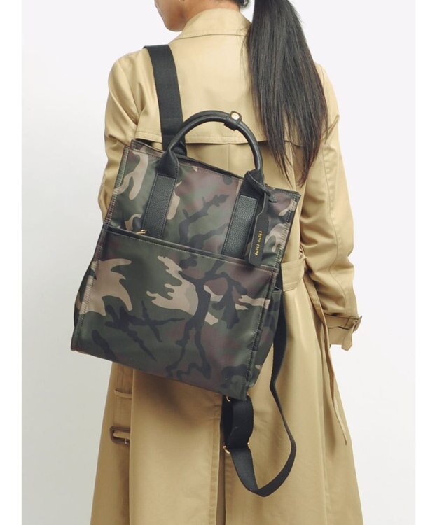 UNBILLION cachecache 11ポケットパーテーションリュックサック カモ
