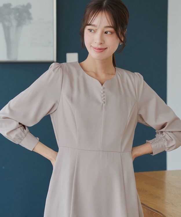 Tiaclasse 【セレモニー・洗える】ハートネックくるみ釦ワンピース グレージュ