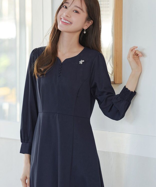 Tiaclasse 【セレモニー・XSサイズ追加・新色追加】ハートネックくるみ釦ワンピース ネイビー