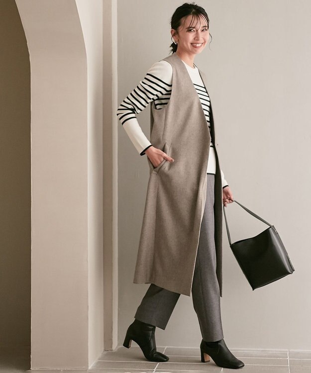 23区 【CLASSY.1月号掲載】ウールミルドストレッチ テーパードパンツ チャコール