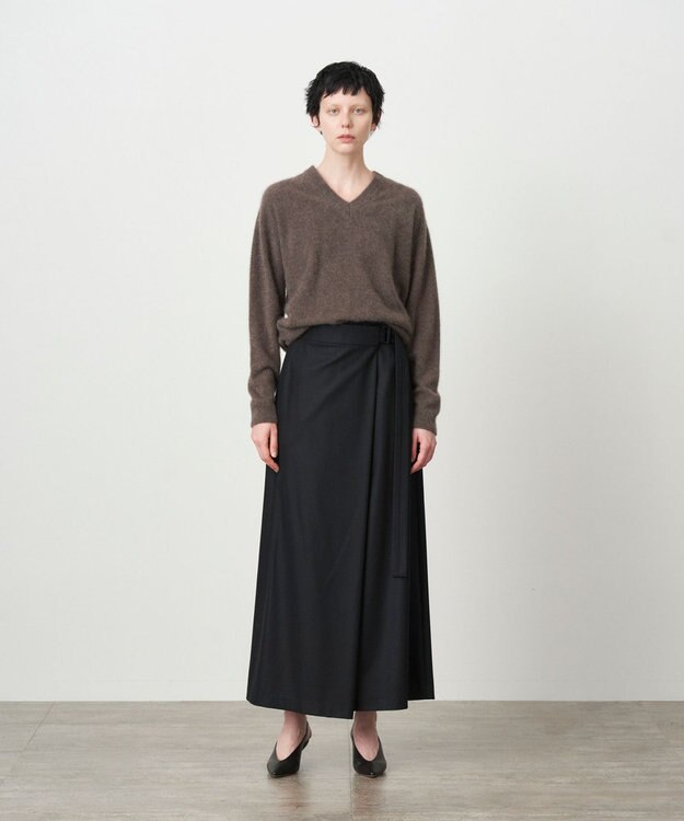 ATON ROYAL FUR CASHMERE | Vネックセーター BROWN